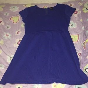 Short blue dress